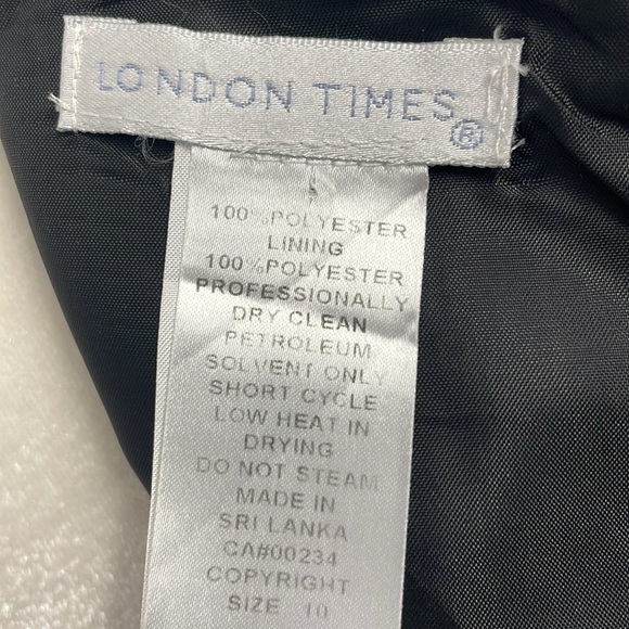 London Times Sleeveless Black/White Dress Crew Neck with Pockets Faux Belt Sz 10 - Picture 8 of 14